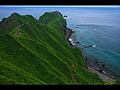 神威岬の迫力のある竜の背の断崖