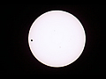 意外と小さい太陽面を通過する金星