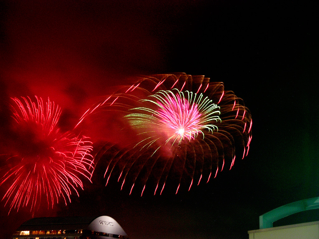Minato Kobe marine fireworks display 2004