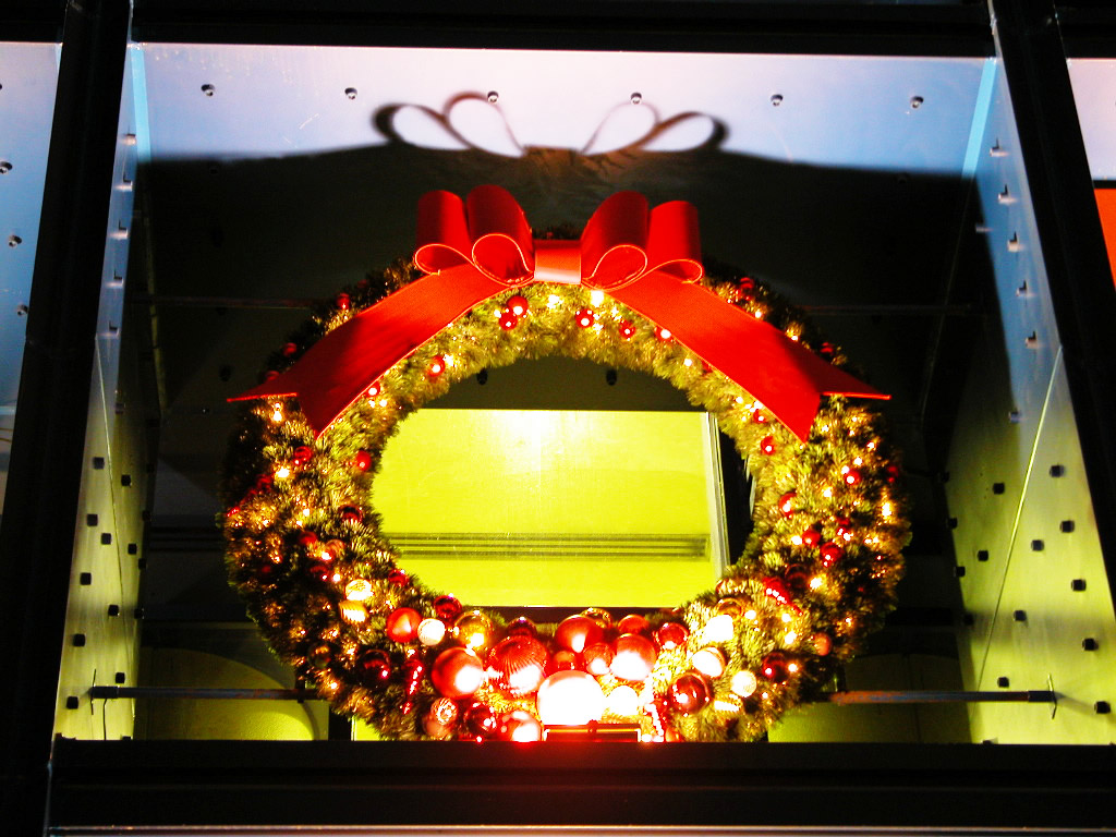 The Christmas wreath of a genius gallery