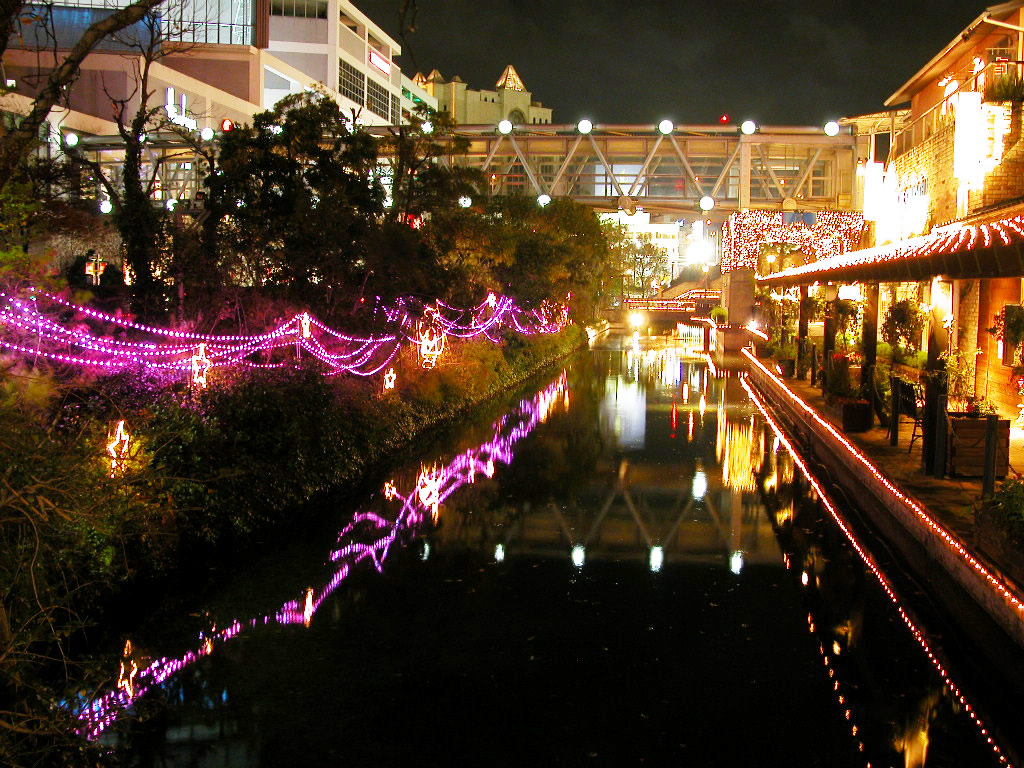 Canal Wolk's illuminations