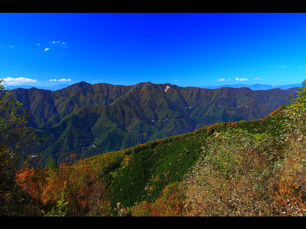 しらびそ高原から下栗の里　左クリックで日本のチロル下栗の里へ右クリック背景に設定で壁紙へ