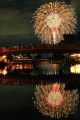宇治川に映る最大級の花火640×960