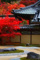 永源寺方丈前の庭園と禅堂640×960