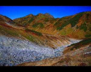 地獄谷と奥大日岳の紅葉1280×1024