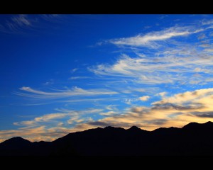 早朝の南アルプスの山々1280×1024