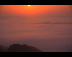 大撫山展望テラスから見た佐用の朝霧1280×1024